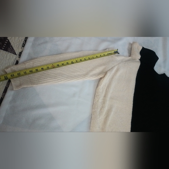 BIBI Color Block Mock Neck Sweater With Cold Shoulder Women's Size XL NWT - Picture 9 of 11